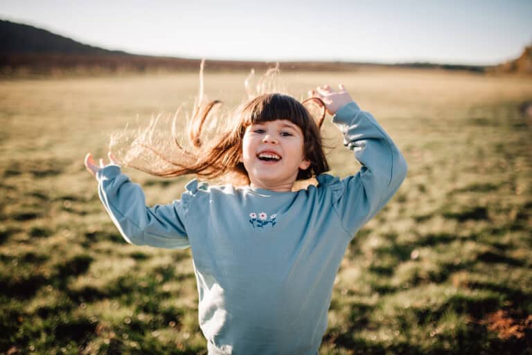 Családi fotózás a naplementében a Velencei-tó körül