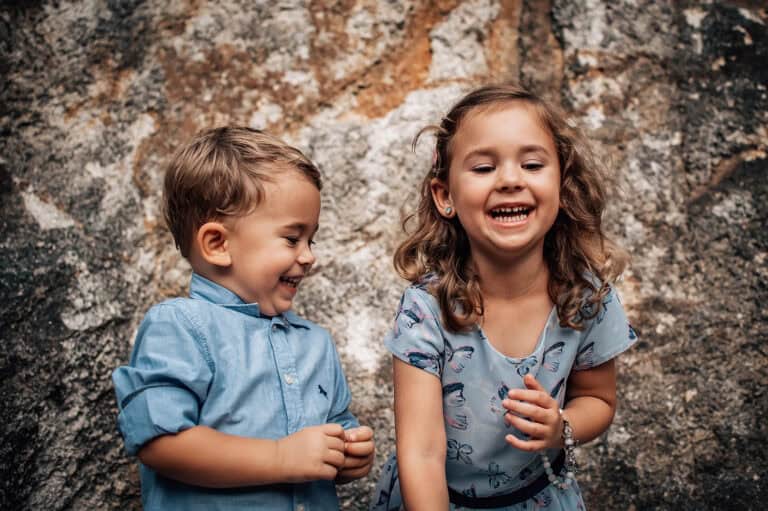 Családi fotózás a naplementében a Velencei-tó körül